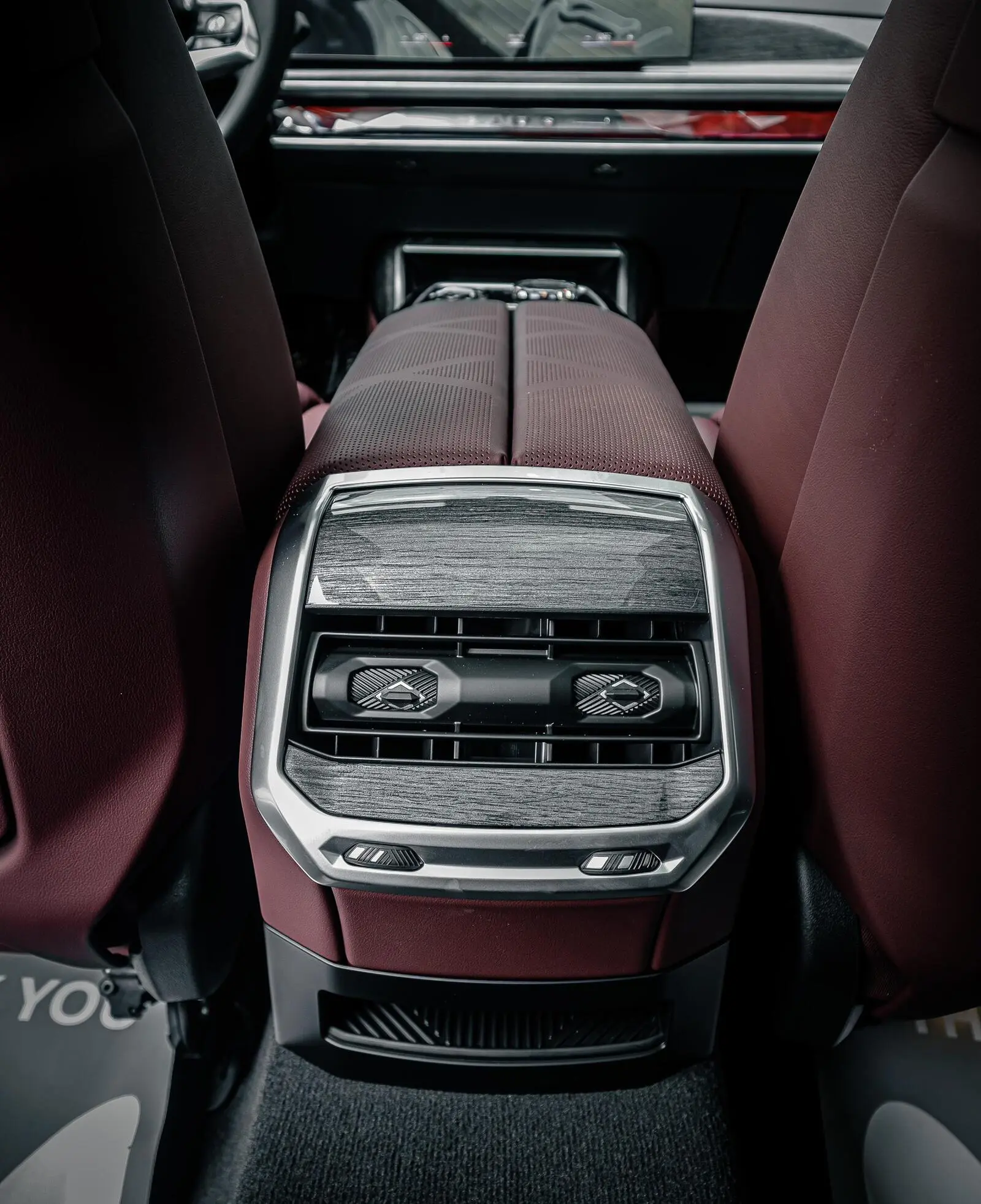 BMW 740Li Pure Excellence - Hình 15