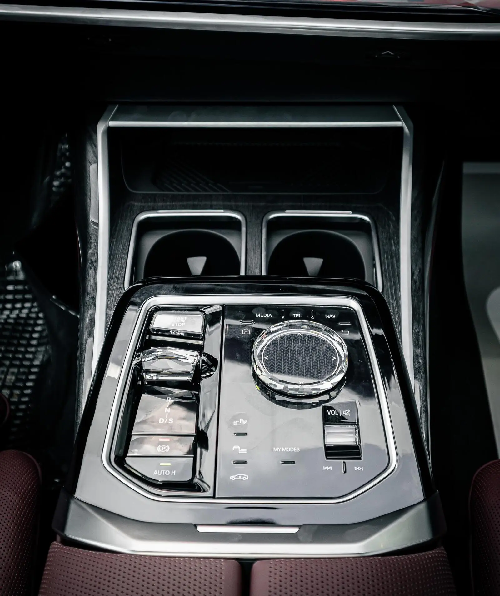 BMW 740Li Pure Excellence - Hình 21