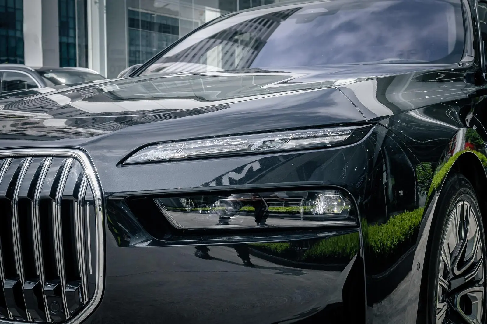 BMW 740Li Pure Excellence - Hình 4